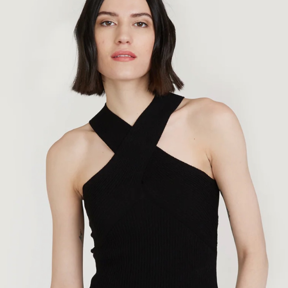 BACIO Ribbed Cross Halter Crop Size S